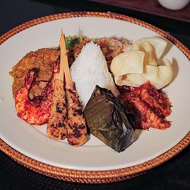 Nasi Campur Bali LO